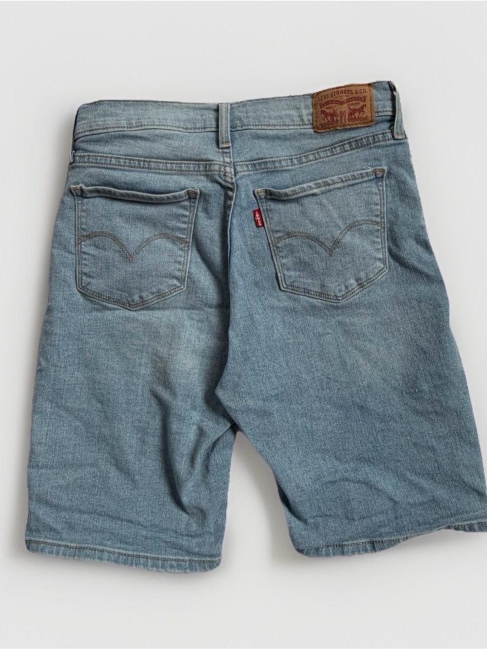 Levi's Shaping Bermuda Shorts Jorts Light Wash Denim 28 Classic Coastal Summer